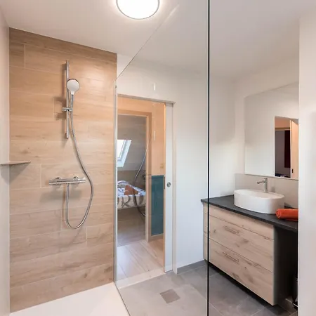 Le Clos Serenity - Jardin & Parking بيت للعطل